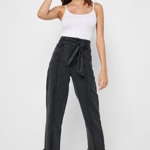 FOREVER 21 Women's est. Size 28 Black Wash High Waist Belted Tapered Leg Jeans M